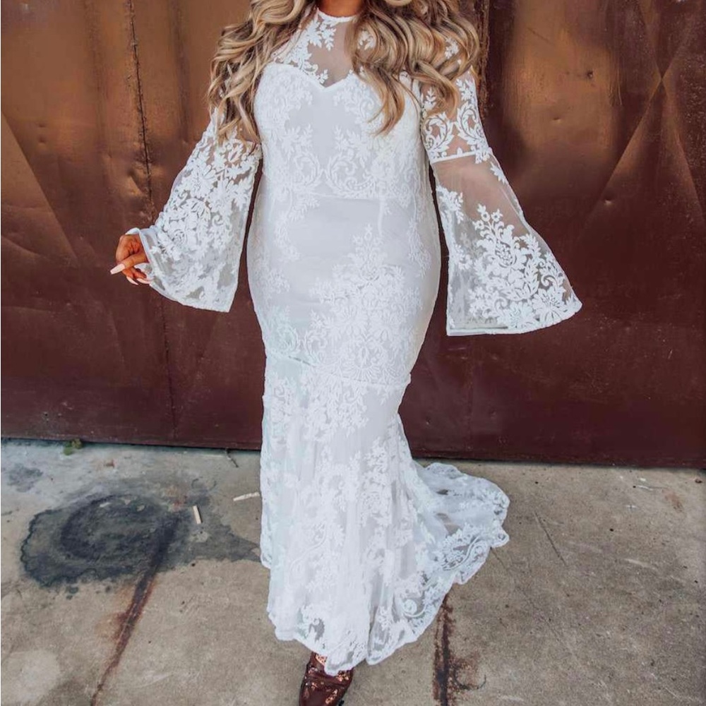Southern Fried Chics- Special Moments Wedding Dress in White- Size XXL